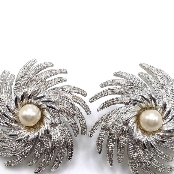 Vintage Sarah Coventry Silver-Tone Swirl Clip-On Earrings With Faux Pearl Center - Picture 2 of 8